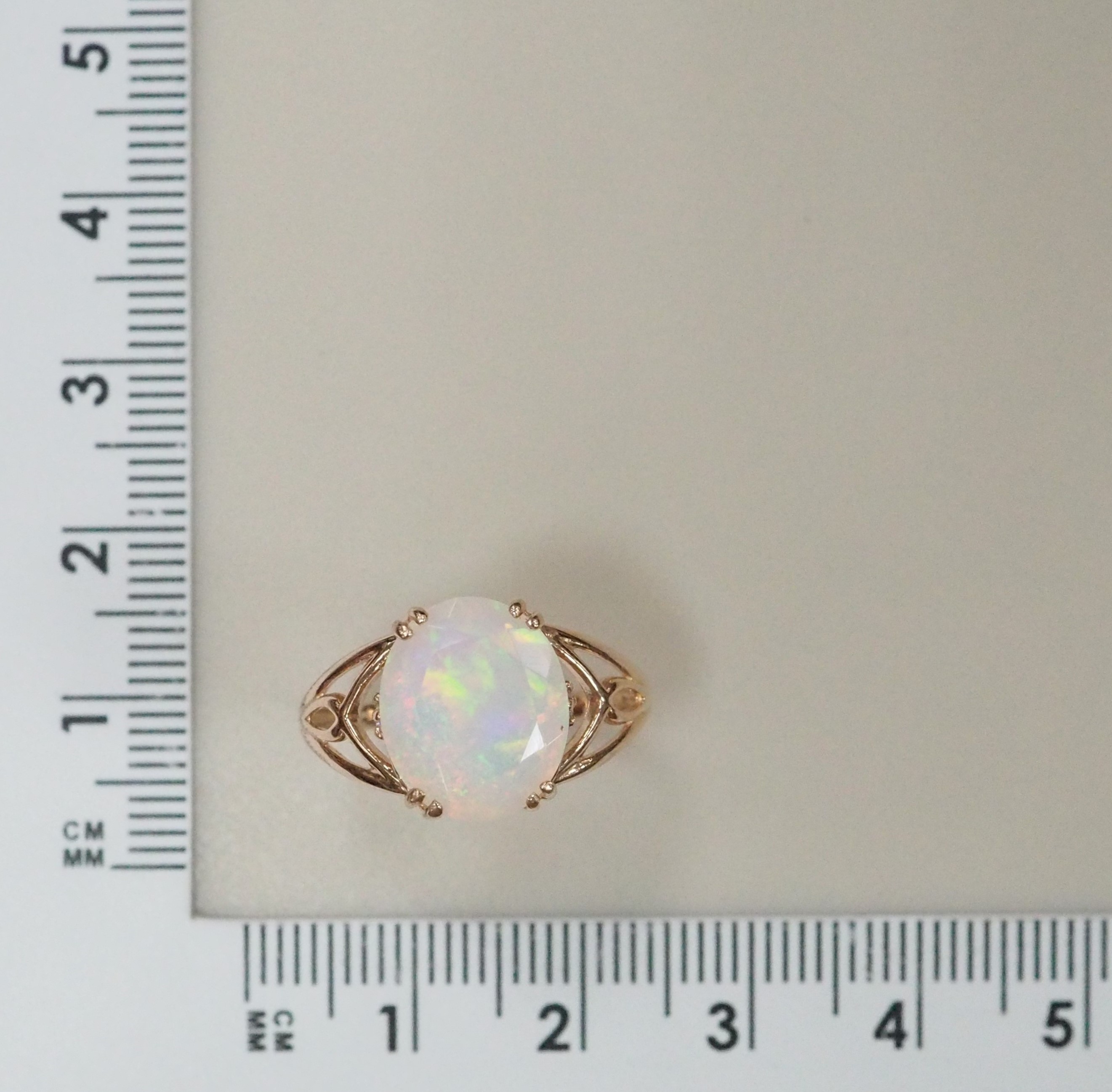 Серебряное кольцо с опалом